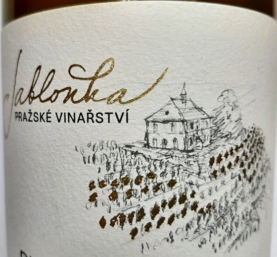 Ryzlink rýnský červený zemské víno 2023 - Pražské vinařství Jabloňka