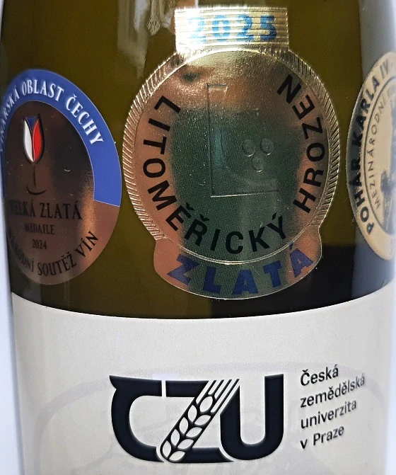 Ryzlink rýnský zemské víno 2022 - Česká zemědělská univerzita v Praze