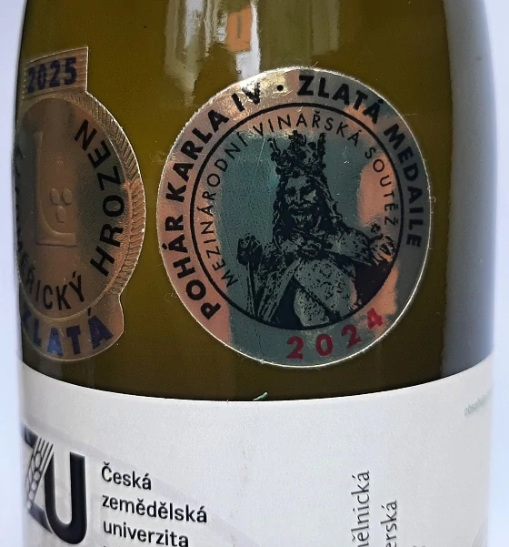 Ryzlink rýnský zemské víno 2022 - Česká zemědělská univerzita v Praze